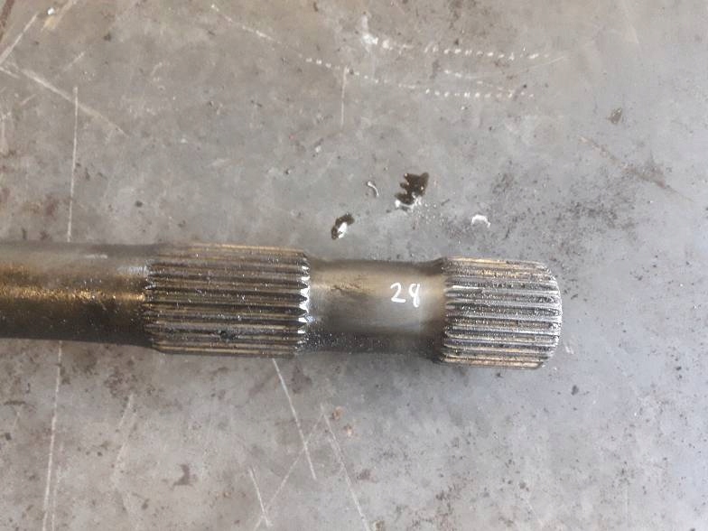 Приводной вал правый задний  28 шлицов man 14.232 f2000 Доставка