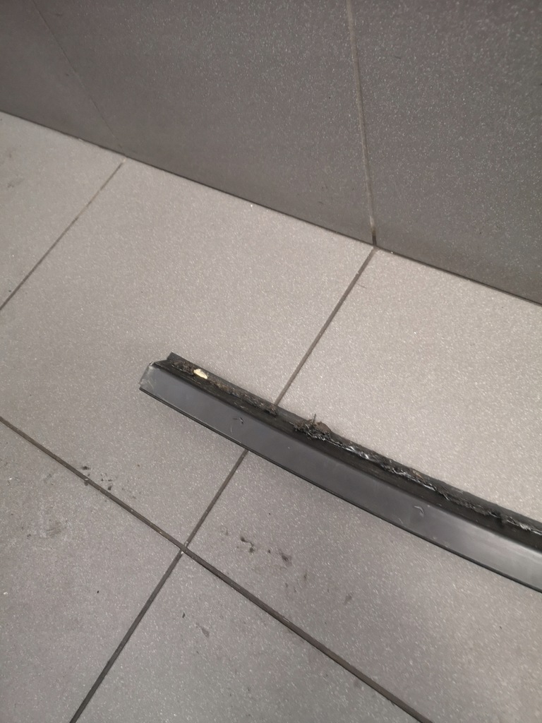 фото №11, Жёлоб крышки багажника левая audi a8 d3 4e0853293e