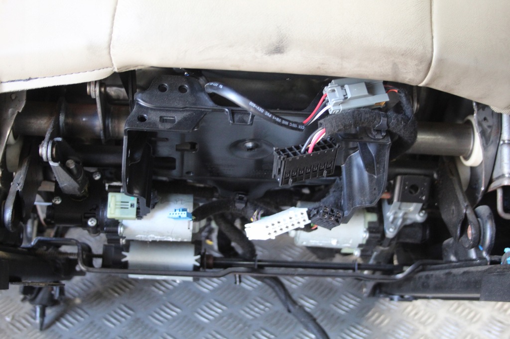 фото №7, Сидіння салон шкіра jeep cherokee kl