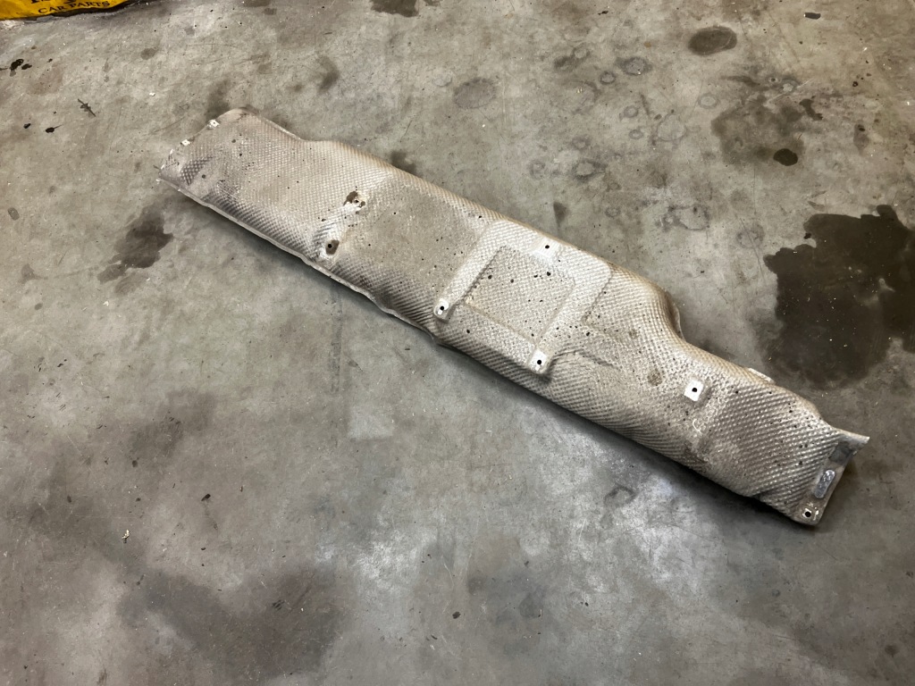 Купити Лист накладка теплова права mercedes g63 amg w463 рестайлінг