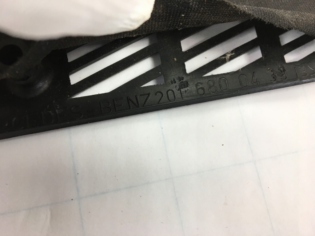 Защита накладки динамиков чёрные w панель приборная mercedes w201 190 Недорого