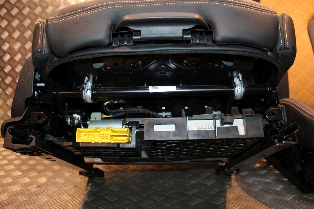 фото №7, Bmw m8 f93 g16 оббивка сидіння заднє сидіння підігрів