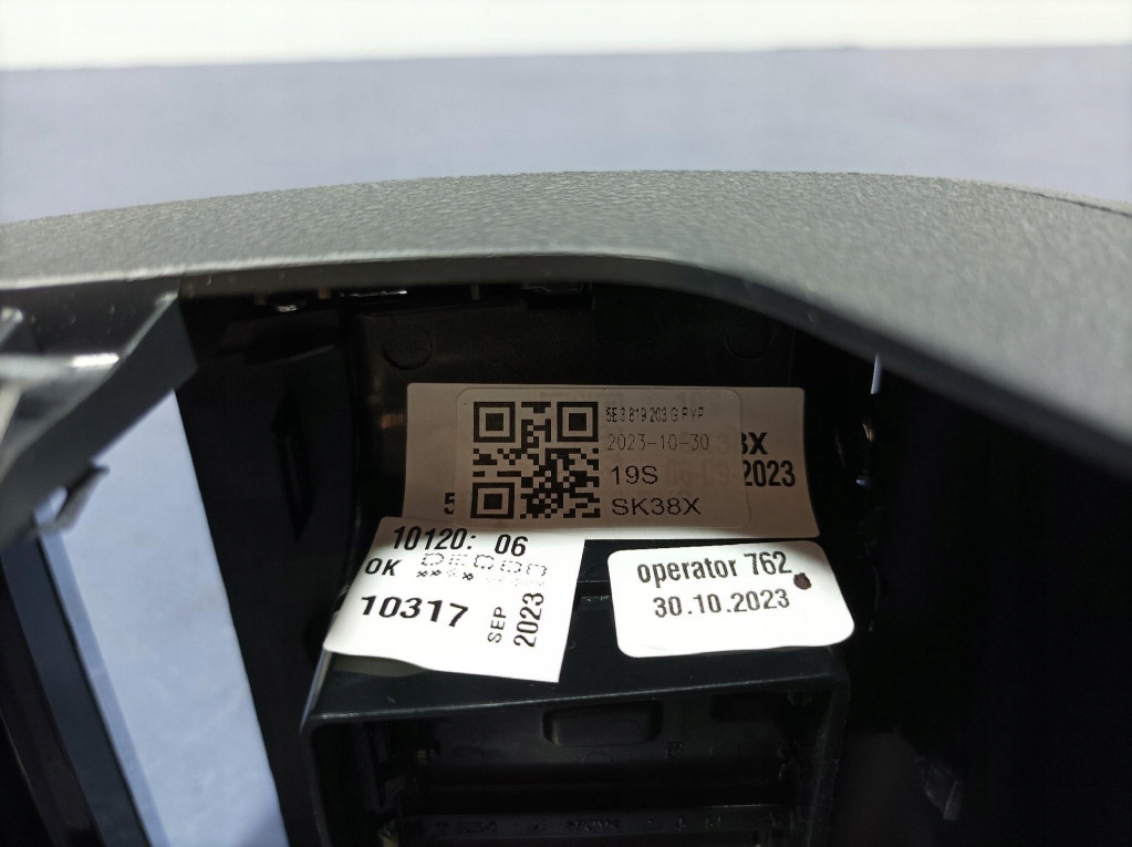 фото №9, Skoda octavia iv решётки обдув туннель среднего задняя 5e3863284