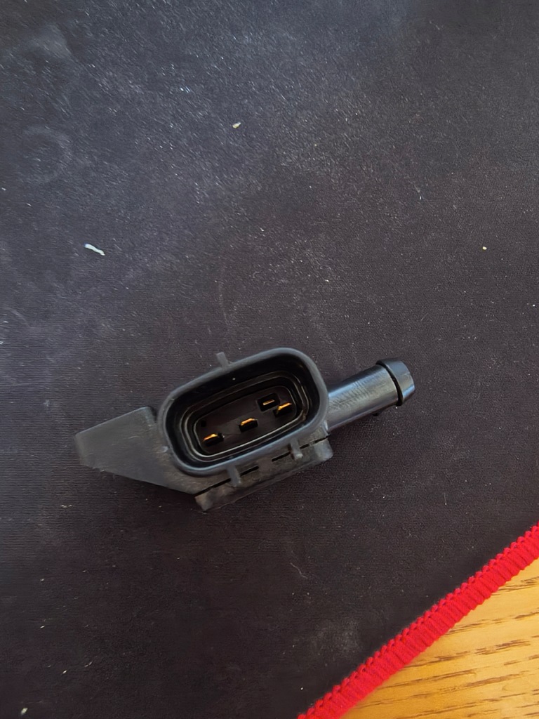 Датчик тиску вихлопних газів hyundai i40 ix35 kia sportage 39210-2a800 в Україні