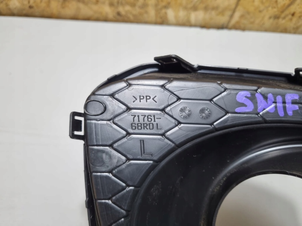 Swift mk8 viii rs sport левая решётка бампера перед 71761-68r0 Недорого