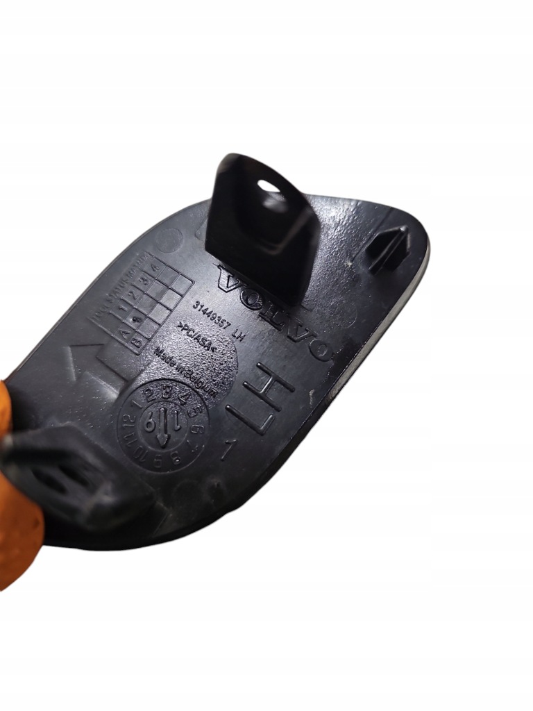 фото №3, Volvo xc40 заглушка распылителя левая правая