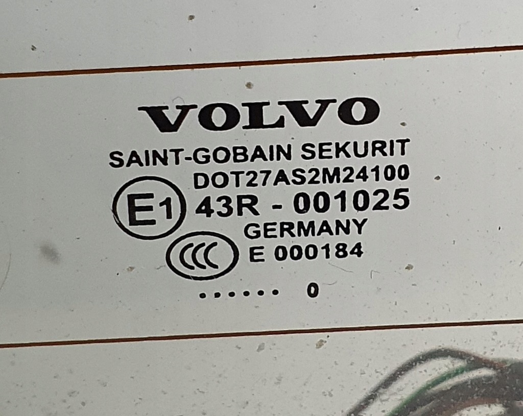 фото №7, Крышка багажника задняя стекло 472 volvo v70 iii