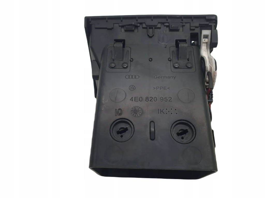 фото №1, Решітка обдув права середня a8 d3 4e0820952