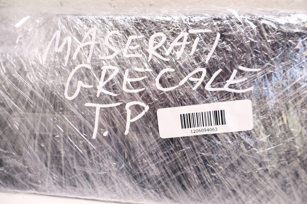 фото №10, Maserati grecale защита накладка обшивка багажника правая 670167214