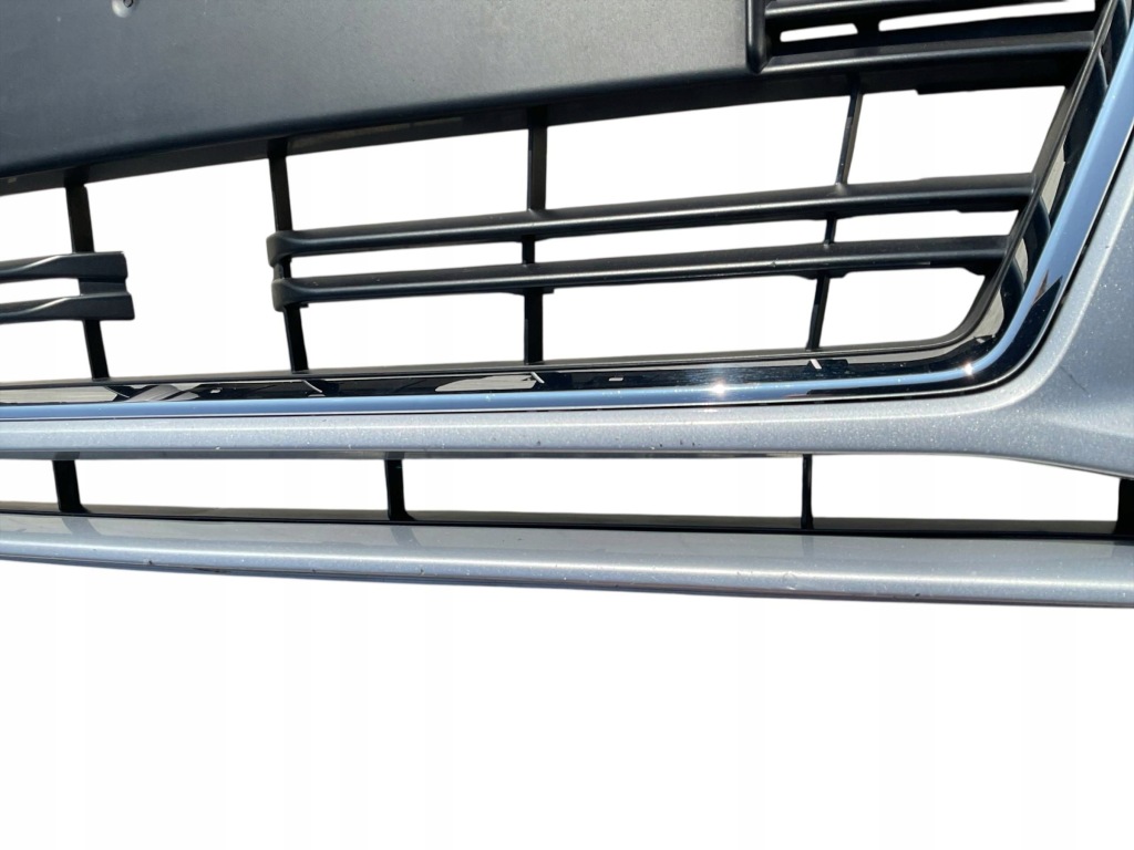 Бампер, решётка , решётка радиатора, решётки audi a-3/a3 8v рестайлинг  седан 451. Оригинал