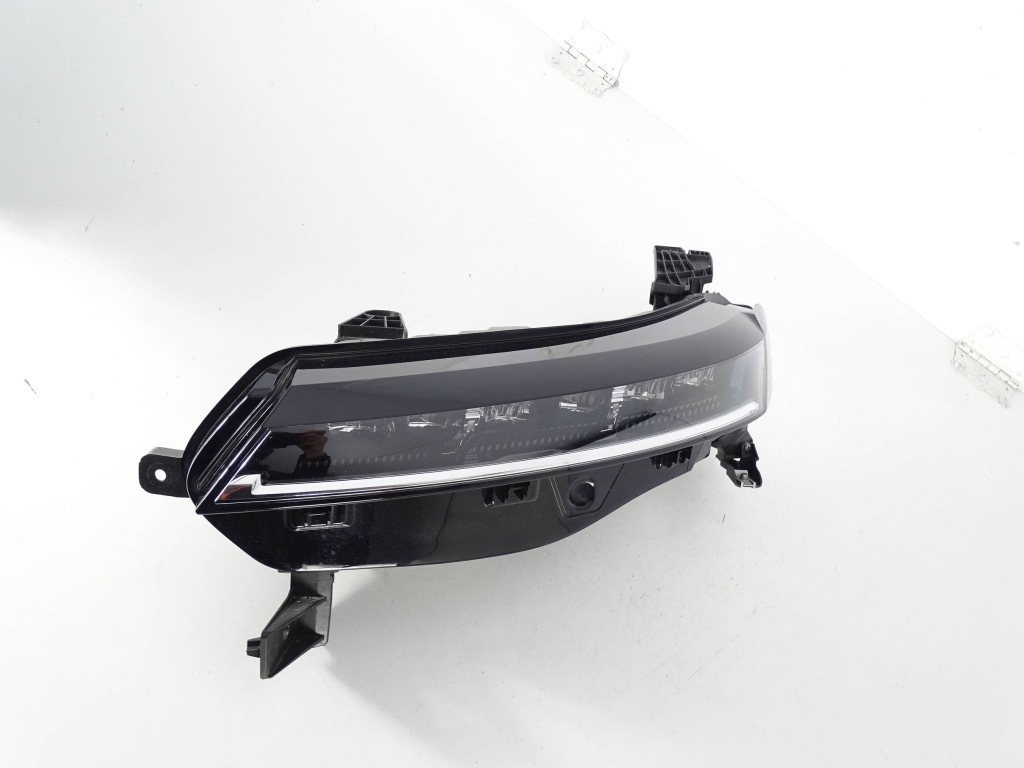 Купить Фара перед передняя левая renault megane v e-tech full led lp1365