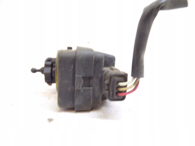 фото №5, Peugeot 306 lift 99-01 моторчик регулировки фара колодка штекер