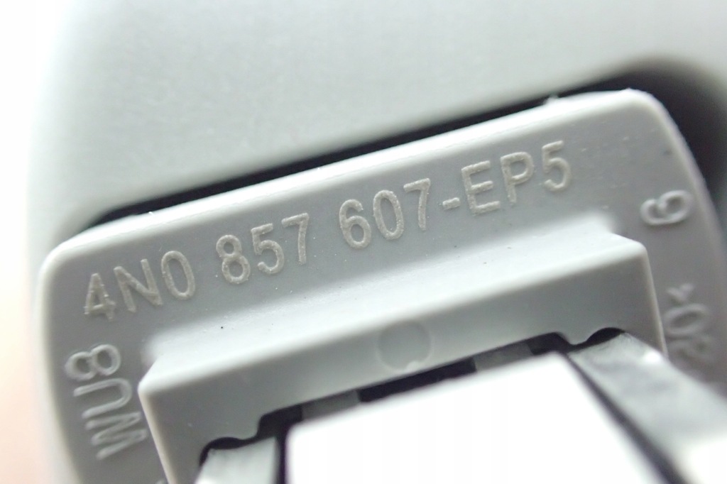 фото №10, Vw audi ручка стельовий 4n0857607