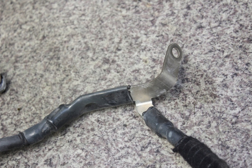 фото №4, Bmw 2 f45 f20 f30 2.0d 15- b47c20a шланг клема електрична 8513156