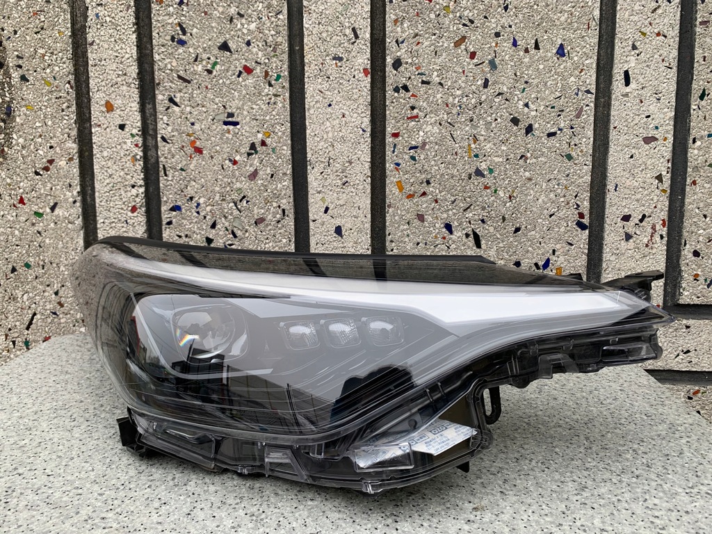 фото №1, Лампа права toyota c-hr chr full led lift 20- ідеальний стан