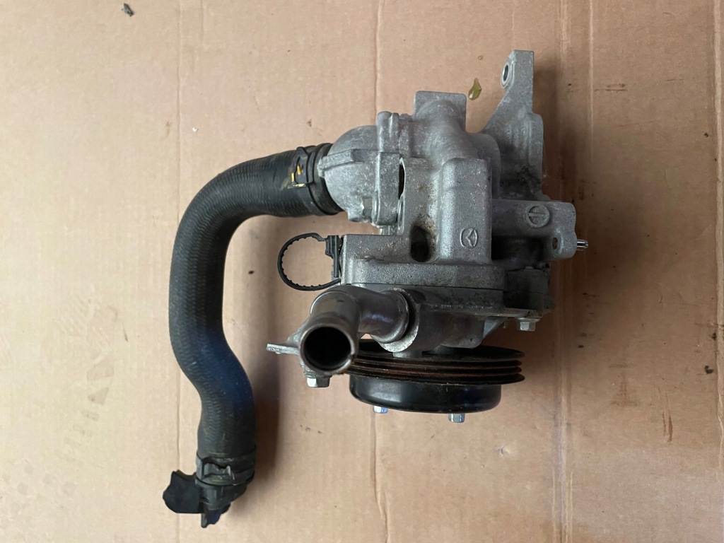 фото №1, Насос wody корпус mazda mx5 18r p51b