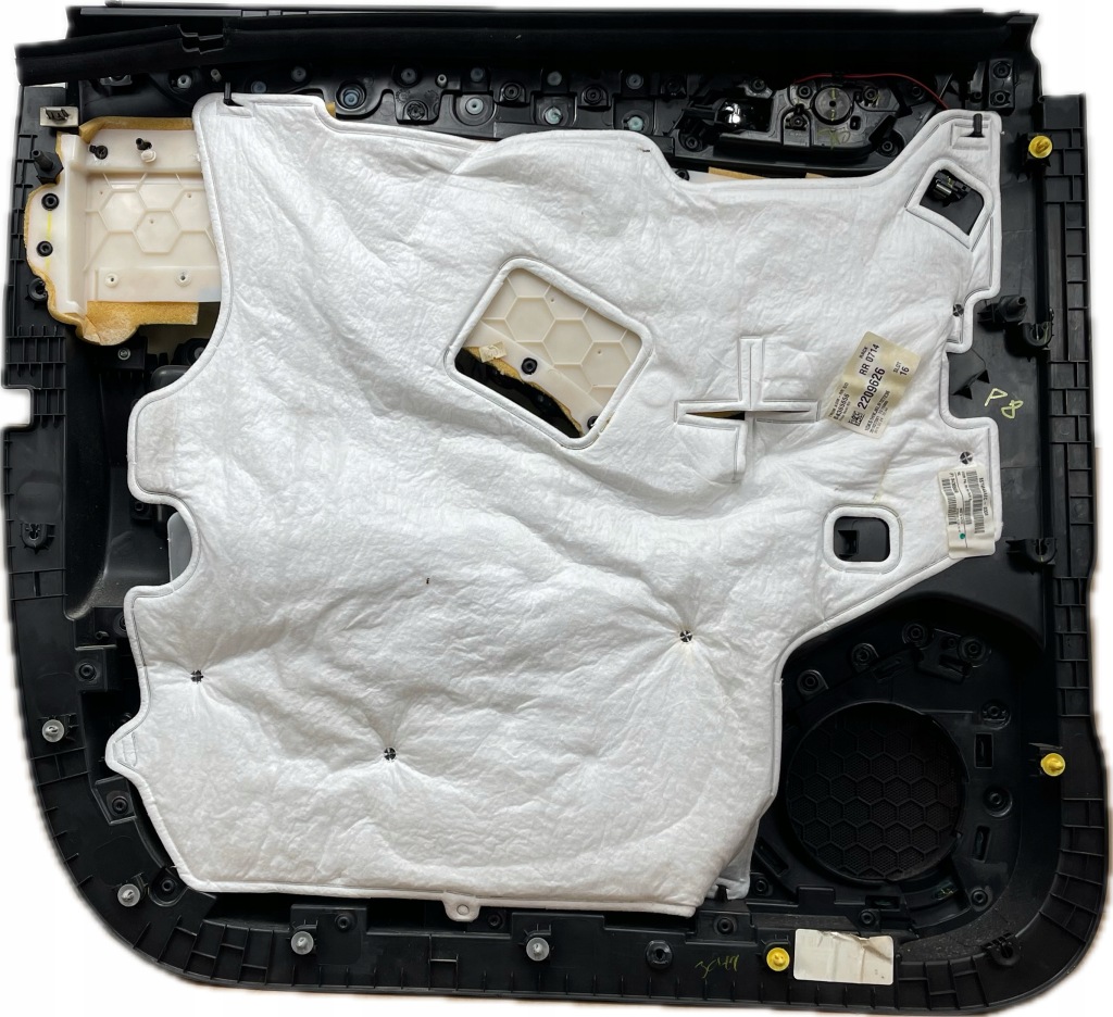 Купить Gmc yukon xl denali iv 2015 - обшивка дверь правый задний  84365656