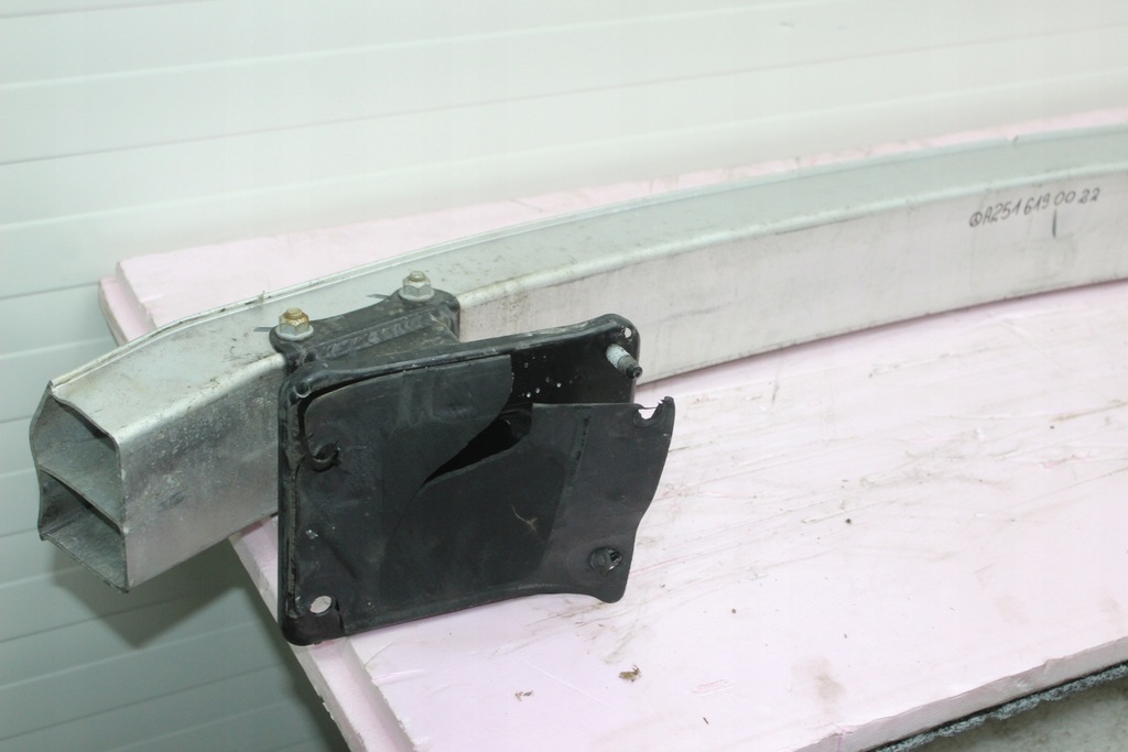 фото №14, Mercedes-benz оригинальный номер a2516190022 балка бампера