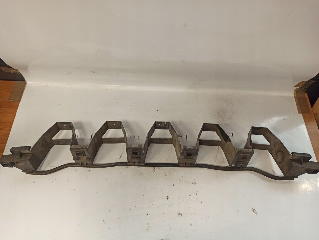 фото №8, Volvo v50 направляющая кронштейн бампера задняя 30698691