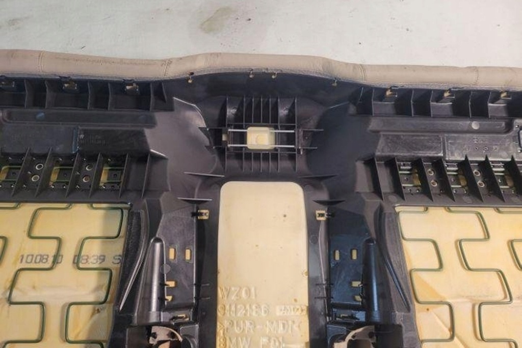 фото №12, Заднее сиденье задняя bmw 7 f01, f02 9112186 4.4l бензиновый 300kw 2011