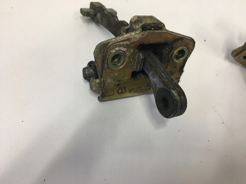 фото №11, Ограничитель дверь перед vw new beetle 1c0837249a