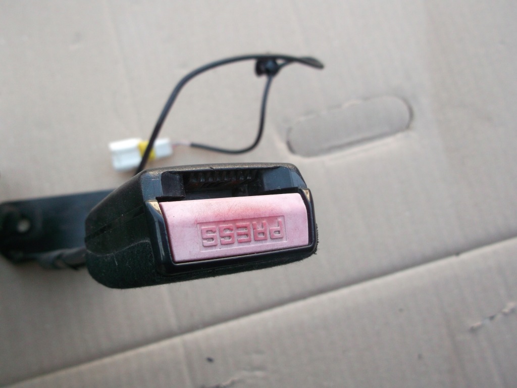 фото №3, Peugeot 308 cc клипса поперечина безопасности левая