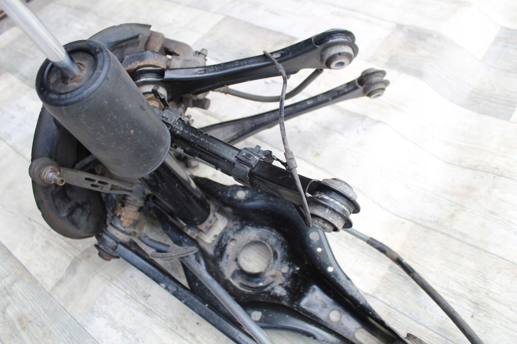 фото №11, Поворотный кулак рычаг bmw f20 n47 6792261 левый задняя