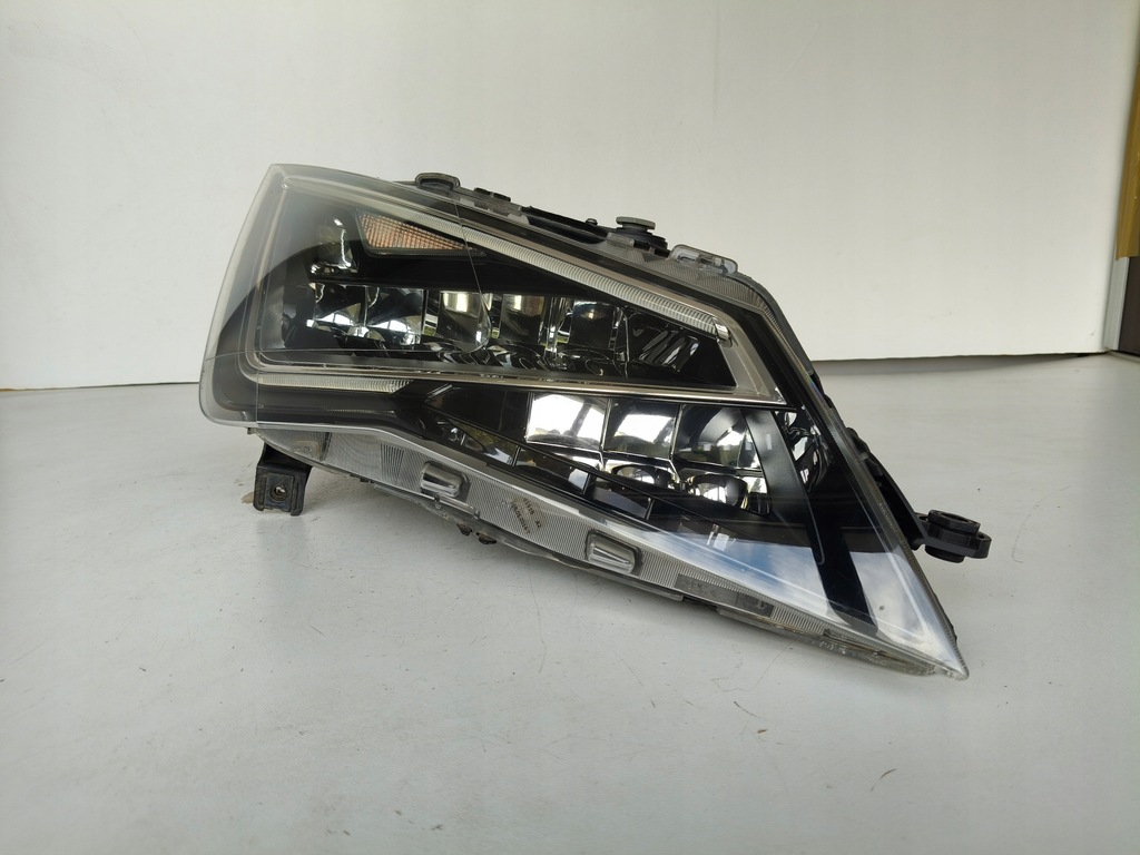 фото №1, Лампа права фара seat leon iii 3 5f 5f0 13-17 full led