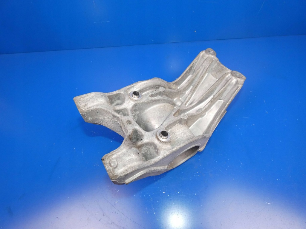 фото №1, Mercedes gla w156 w117 w176 2.2 cdi підпора кронштейн піввісь