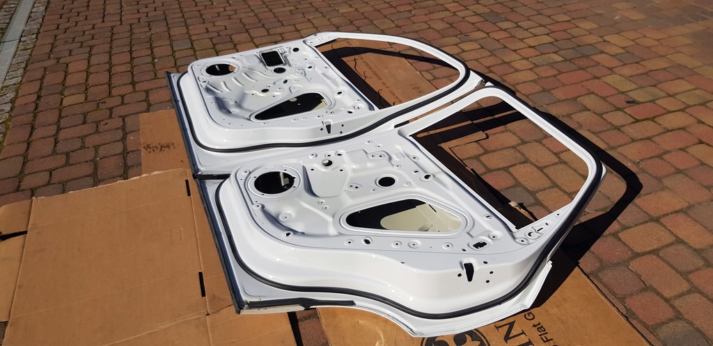 фото №12, Праве передні задні двері двері skoda karoq 57a831312 57a833312 575831312