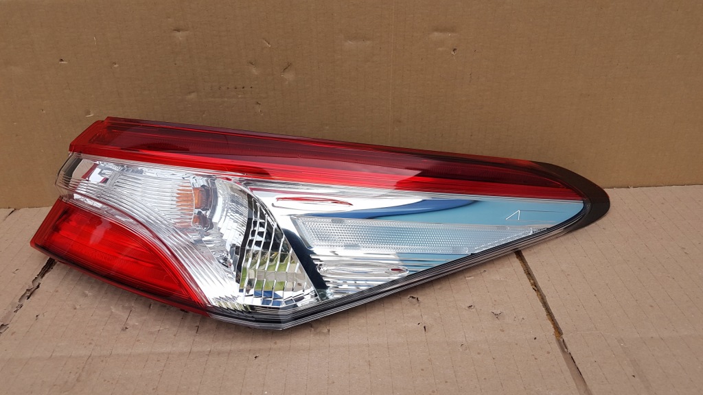 фото №4, Лампа задняя правая toyota camry led