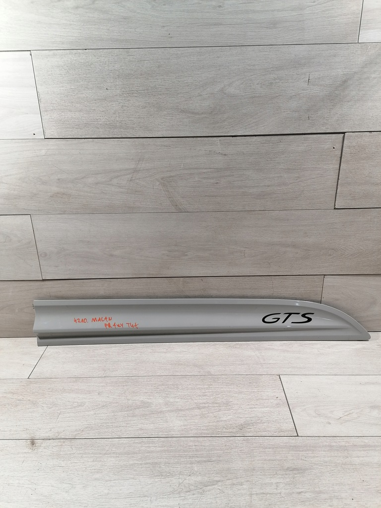 фото №1, Macan молдинг двері правий перед gts