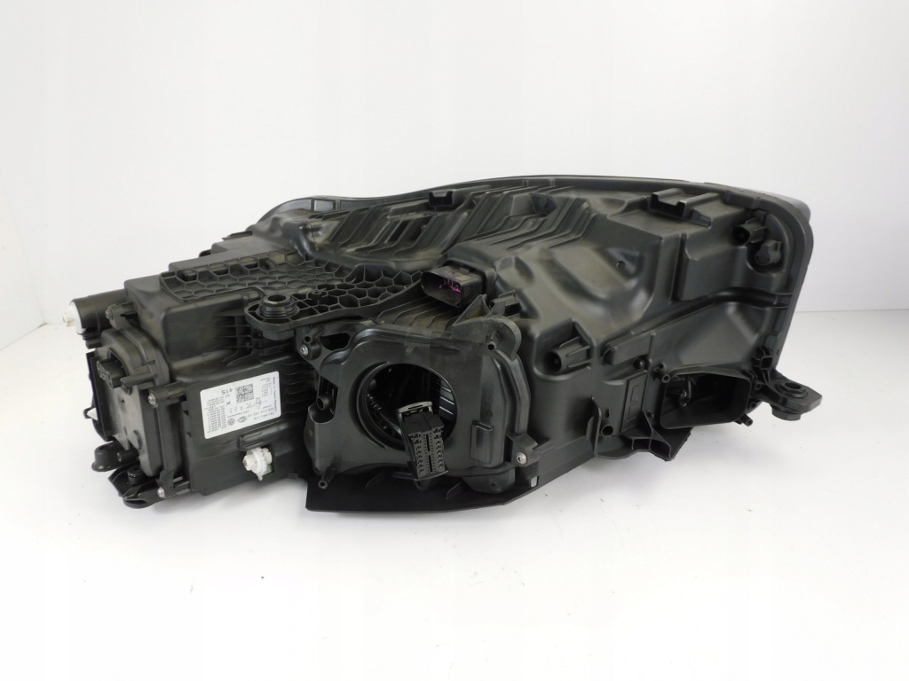 Лампа перед правая vw touareg 761 3 3 full led 18-23 761941114 cała хром Киев