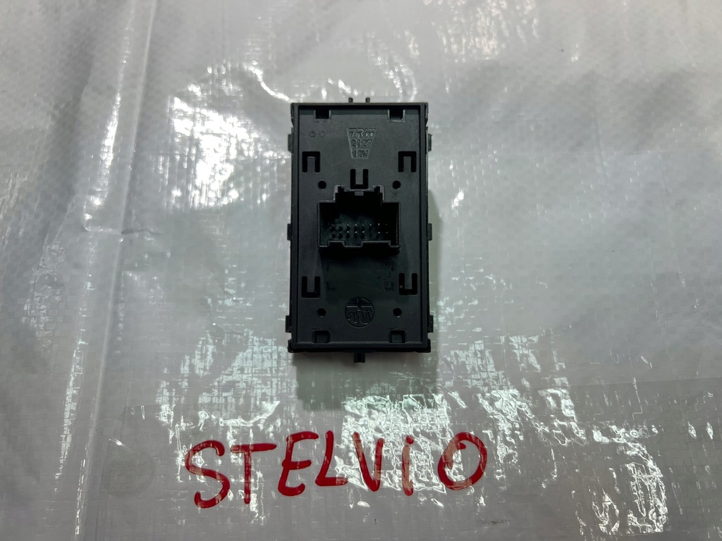 фото №2, Alfa romeo stelvio переключатель окон правый передний