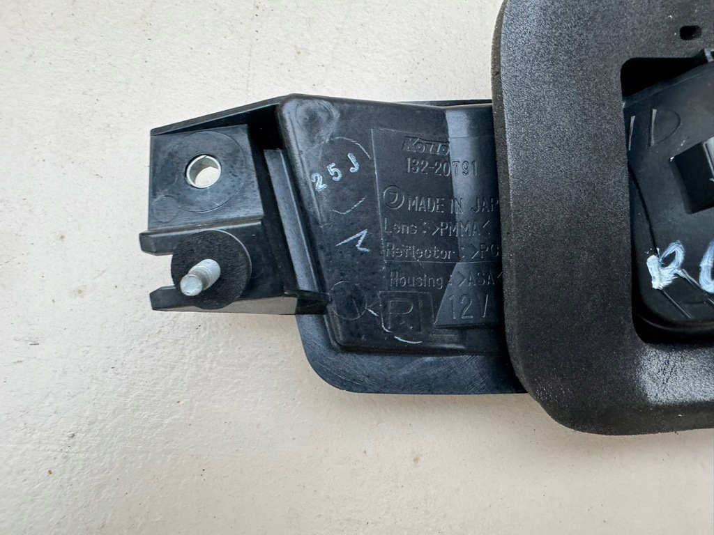 фото №9, Subaru legacy iv 4 kombi 03-09r лампа левый задняя левая задняя крышки