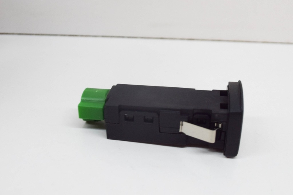 фото №6, Разъём usb volksvagen polo 6c с крышка nowe оригинальные 6c0035249b