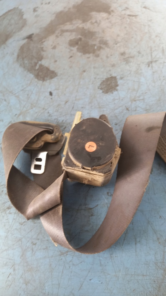 Ремень bezp левый перед land rover 2.0b 00r Цена