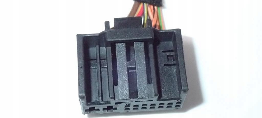 фото №6, Колодка з'єднувач штекер czarna audi 8e0972126