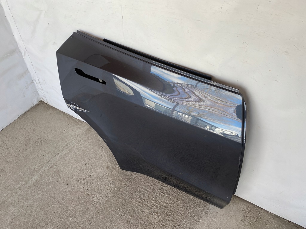 фото №7, Tesla y двері праве задні