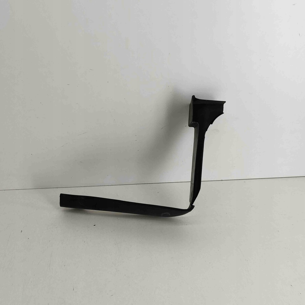 фото №1, Правый пластик крышки багажника aston martin db7 coupe 6183693 26537960 3.2l