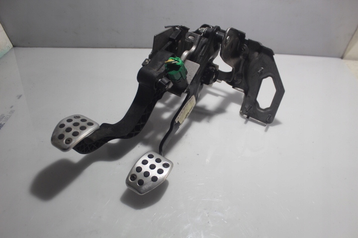 фото №1, Педаль сцепления тормоза citroen ds3