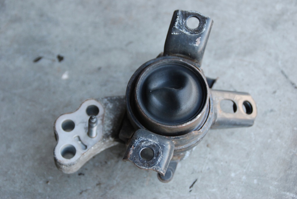 фото №4, Toyota rav4 iii 2.2 d-cat подушка двигуна кронштейн