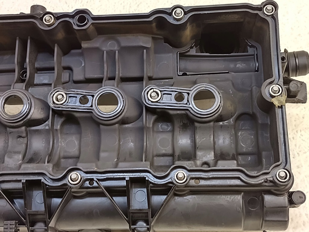 фото №9, Bmw 4 f36 gran coupe 14-17 2.0 дизель n47d20c крышка клапанов 8570829