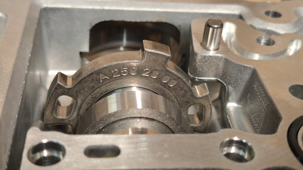 Кришка клапанів з розподільчі вали mercedes-benz a2560160200 в Україні