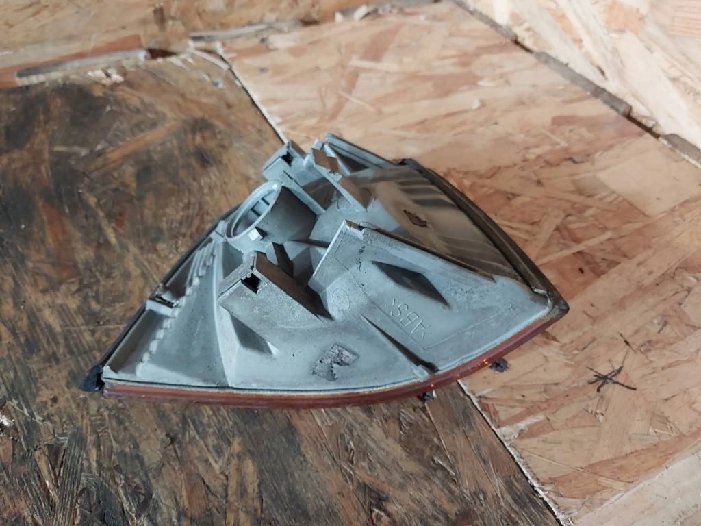 Поворотник лівий перед передній bmw e36 sedan 1387043 оригінальний Київ