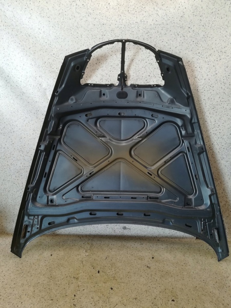 Капот крышка двигателя lancia thesis Цена