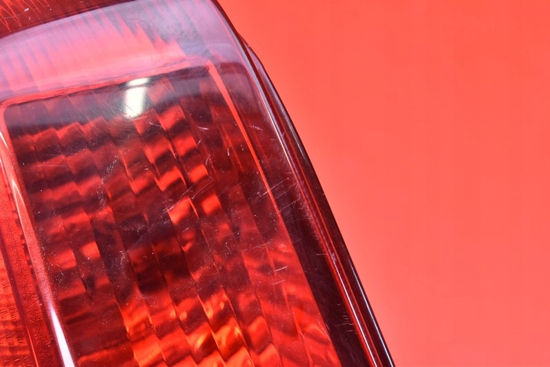 фото №9, Лампа правая задняя задняя 8200211020 dacia logan 1 i sedan 04-08