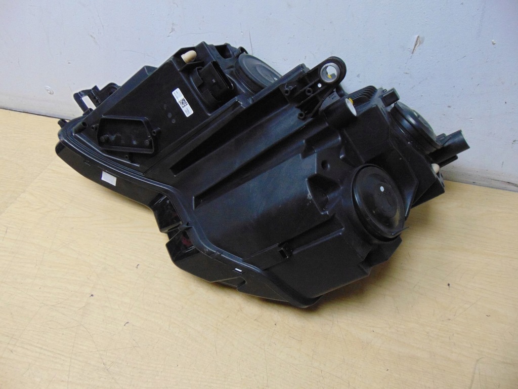 фото №13, Лампа права перед skoda karoq 57b941016a