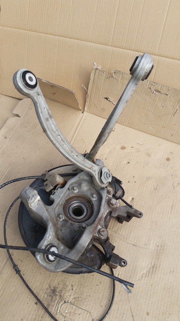 фото №11, Поворотный кулак левая /правая задняя mercedes w205