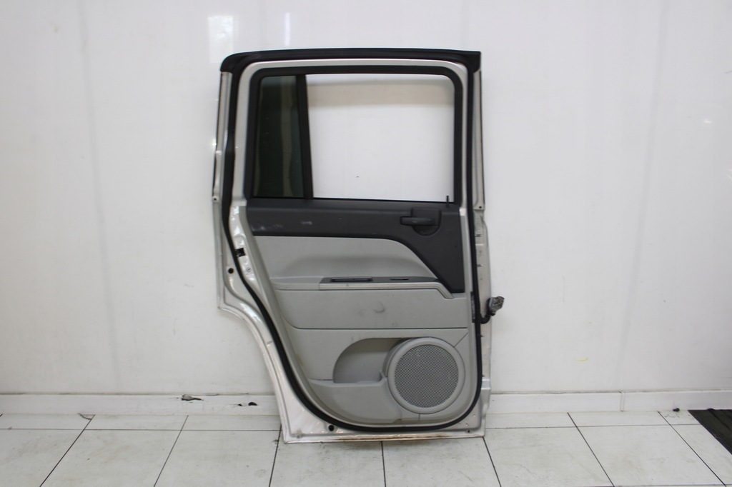 фото №7, Jeep compass i 2006r- дверь левая левый задняя задние